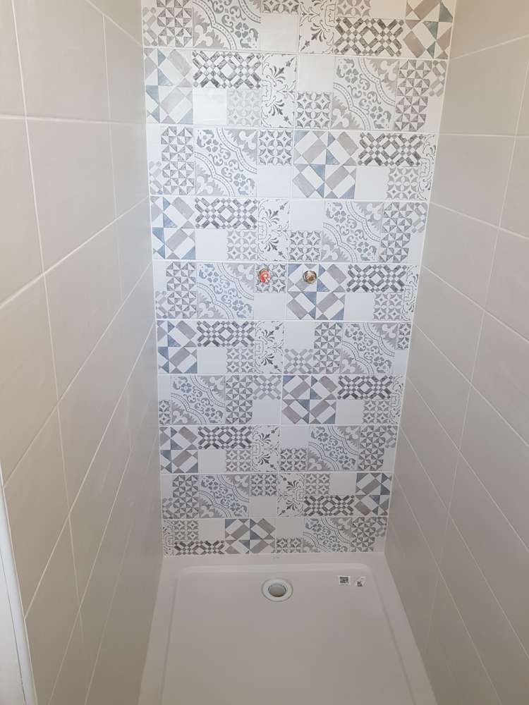 Faïence, pose de douche