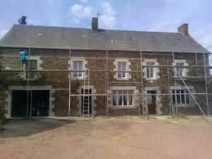 Rénovation maison en pierre, reconstruction, taille de pierre
