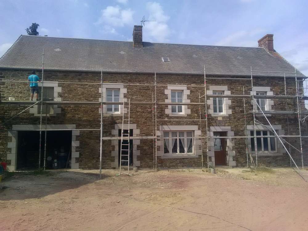 Rénovation maison en pierre, reconstruction, taille de pierre