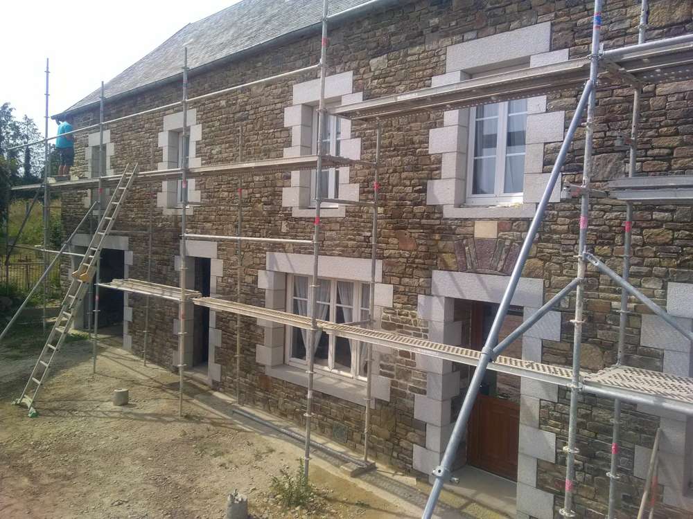 Rénovation maison en pierre, reconstruction, taille de pierre