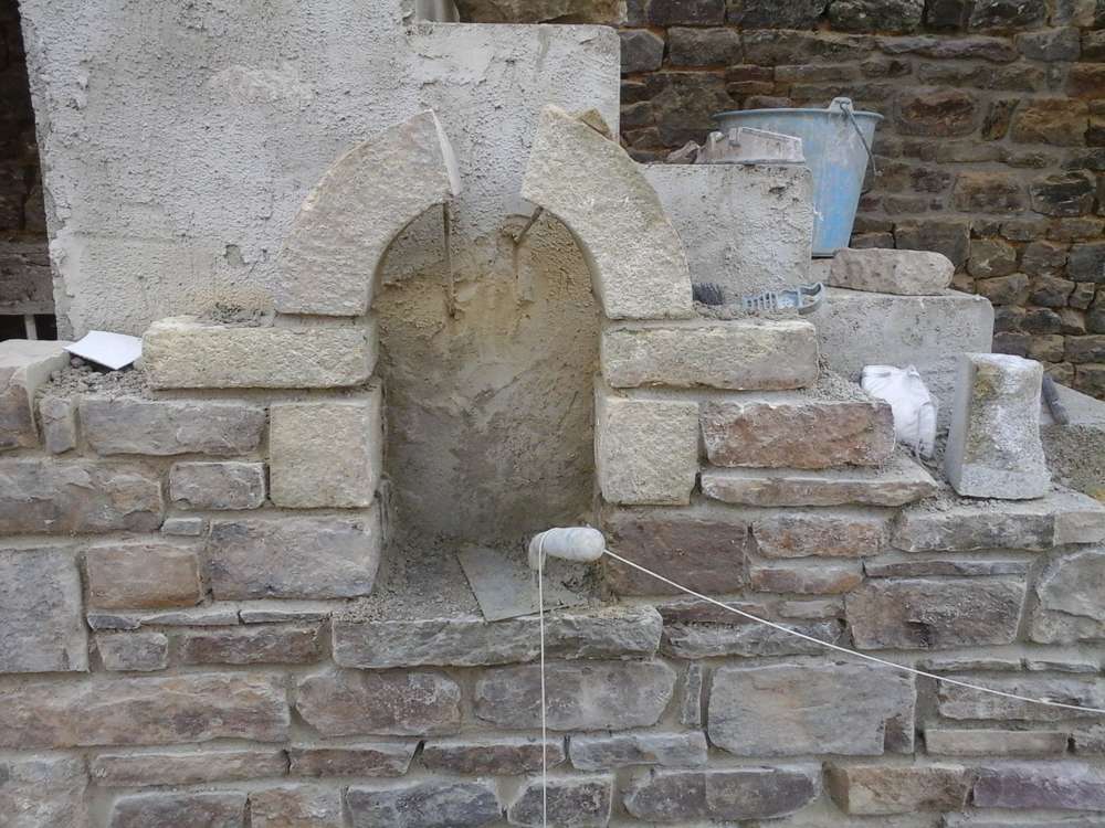 Rénovation maison en pierre, reconstruction, taille de pierre