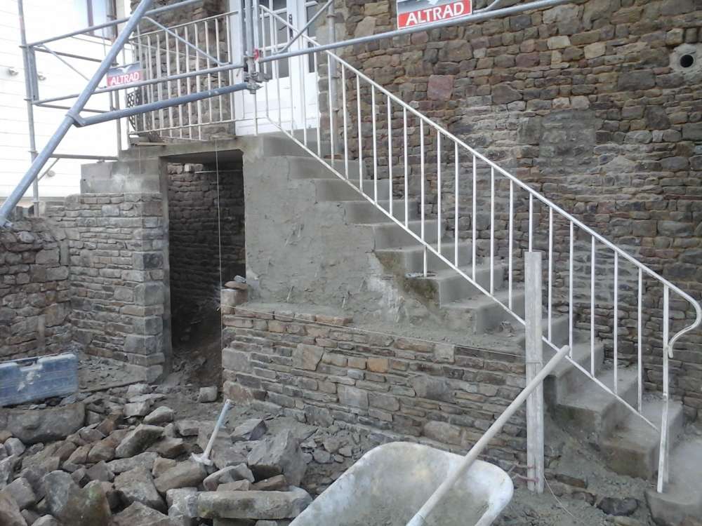 Rénovation maison en pierre, reconstruction, taille de pierre