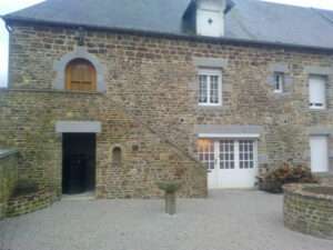 Rénovation maison en pierre, reconstruction, taille de pierre